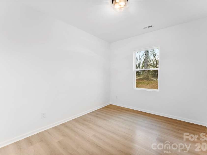 516 Mulberry Street, Cherryville, NC 28021.  MLS# CAR4330104, YatesRealty ID 5141. 
