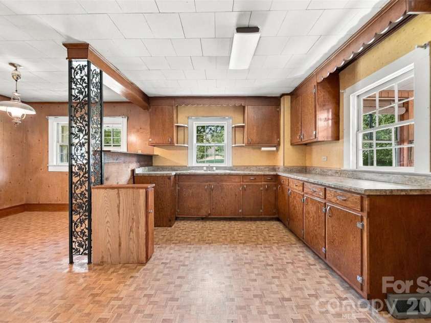 2529 Morganton Boulevard, Lenoir, NC 28645.  MLS# CAR4405261, YatesRealty ID 51410. 
