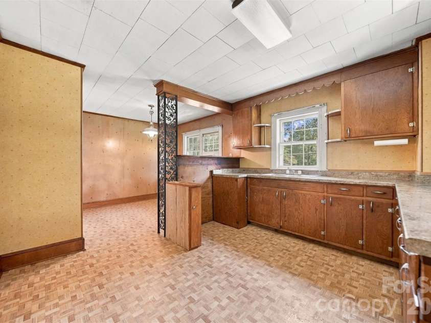 2529 Morganton Boulevard, Lenoir, NC 28645.  MLS# CAR4405261, YatesRealty ID 51410. 
