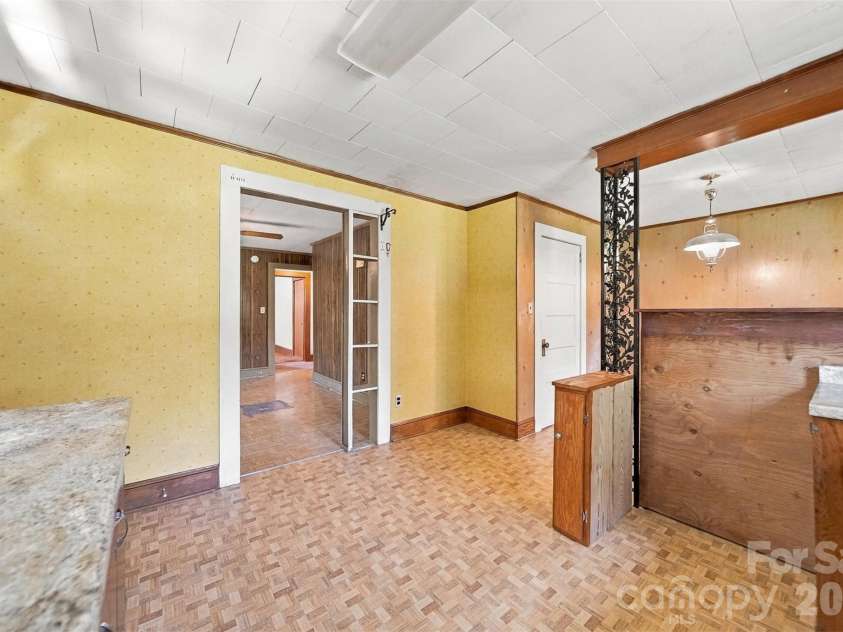 2529 Morganton Boulevard, Lenoir, NC 28645.  MLS# CAR4405261, YatesRealty ID 51410. 