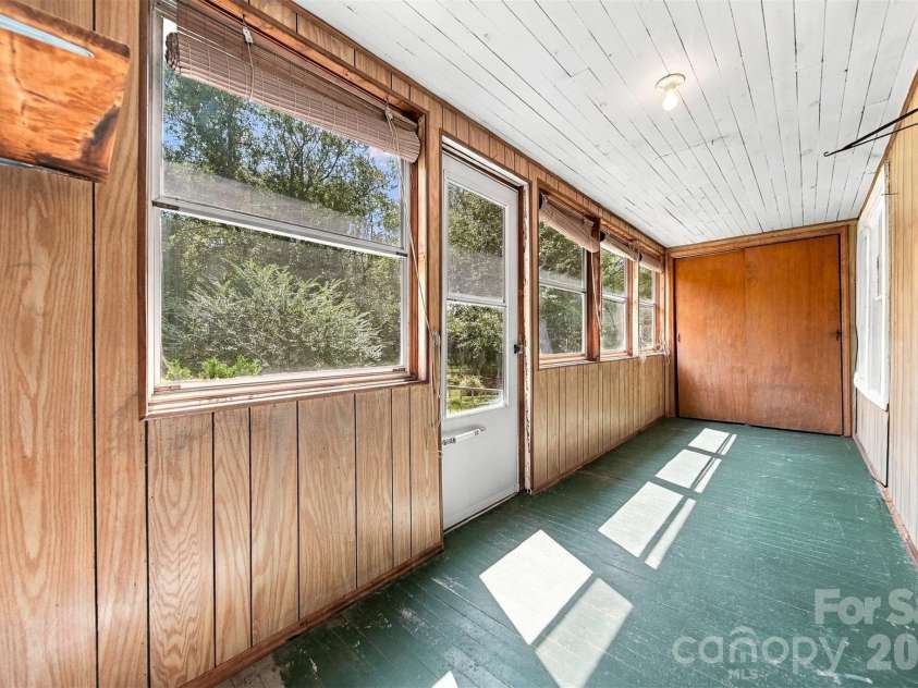 2529 Morganton Boulevard, Lenoir, NC 28645.  MLS# CAR4405261, YatesRealty ID 51410. 