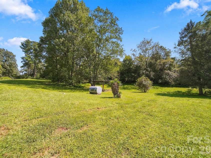2529 Morganton Boulevard, Lenoir, NC 28645.  MLS# CAR4405261, YatesRealty ID 51410. 