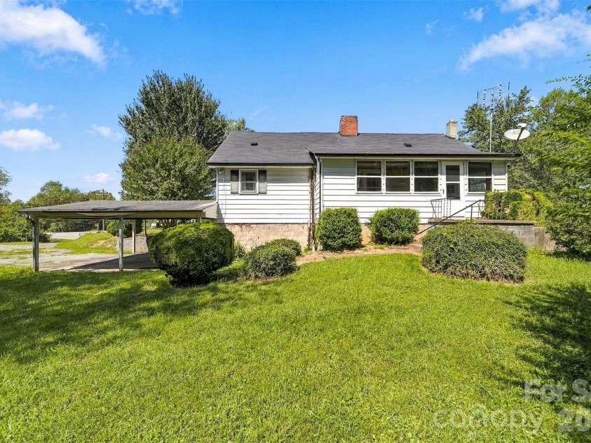 2529 Morganton Boulevard, Lenoir, NC 28645.  MLS# CAR4405261, YatesRealty ID 51410. 