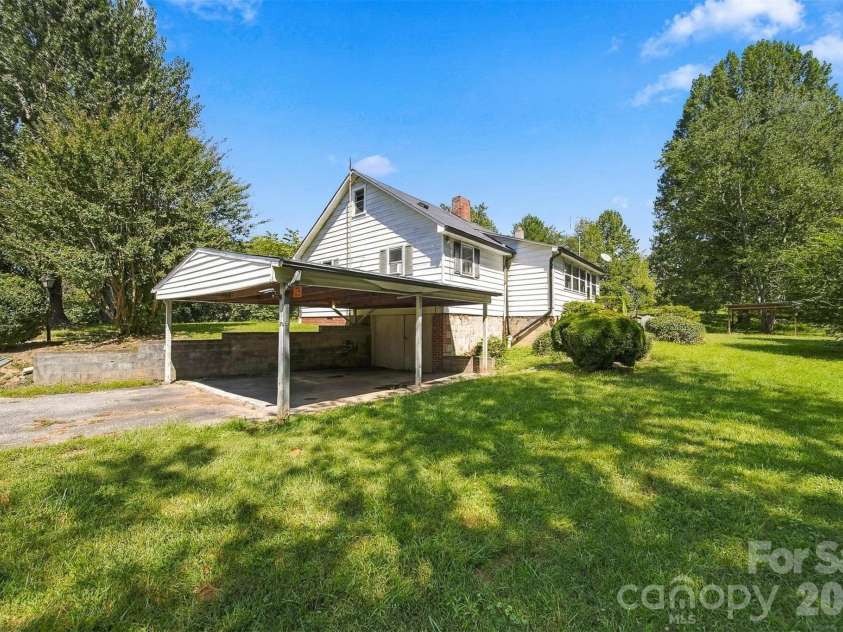 2529 Morganton Boulevard, Lenoir, NC 28645.  MLS# CAR4405261, YatesRealty ID 51410. 