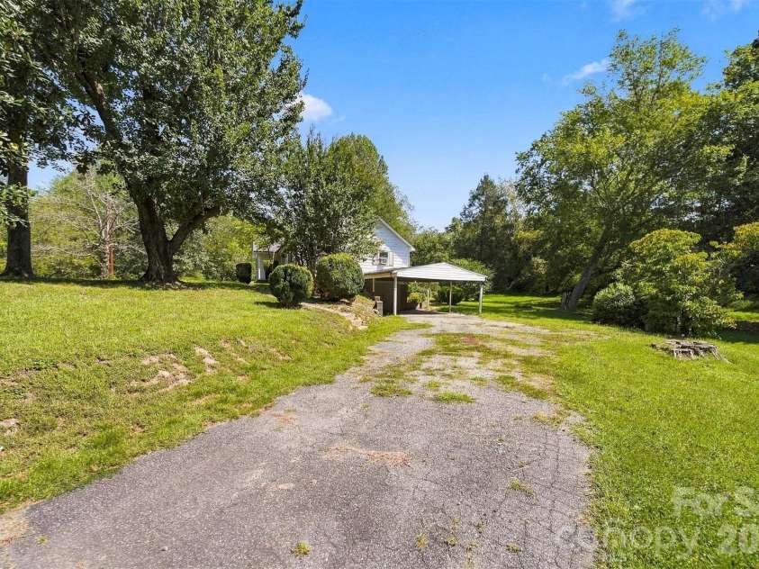 2529 Morganton Boulevard, Lenoir, NC 28645.  MLS# CAR4405261, YatesRealty ID 51410. 