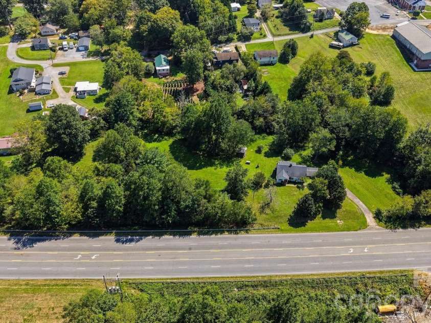 2529 Morganton Boulevard, Lenoir, NC 28645.  MLS# CAR4405261, YatesRealty ID 51410. 