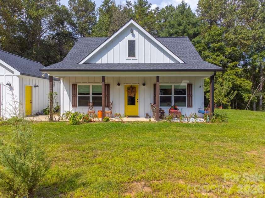 190 FORT HEMBREE Road, Hayesville, NC 28904.  MLS# CAR4425905, YatesRealty ID 51411. 