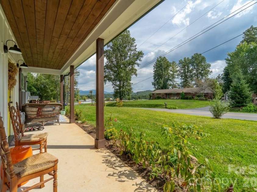 190 FORT HEMBREE Road, Hayesville, NC 28904.  MLS# CAR4425905, YatesRealty ID 51411. 