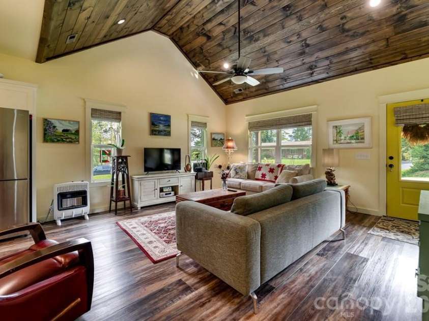 190 FORT HEMBREE Road, Hayesville, NC 28904.  MLS# CAR4425905, YatesRealty ID 51411. 