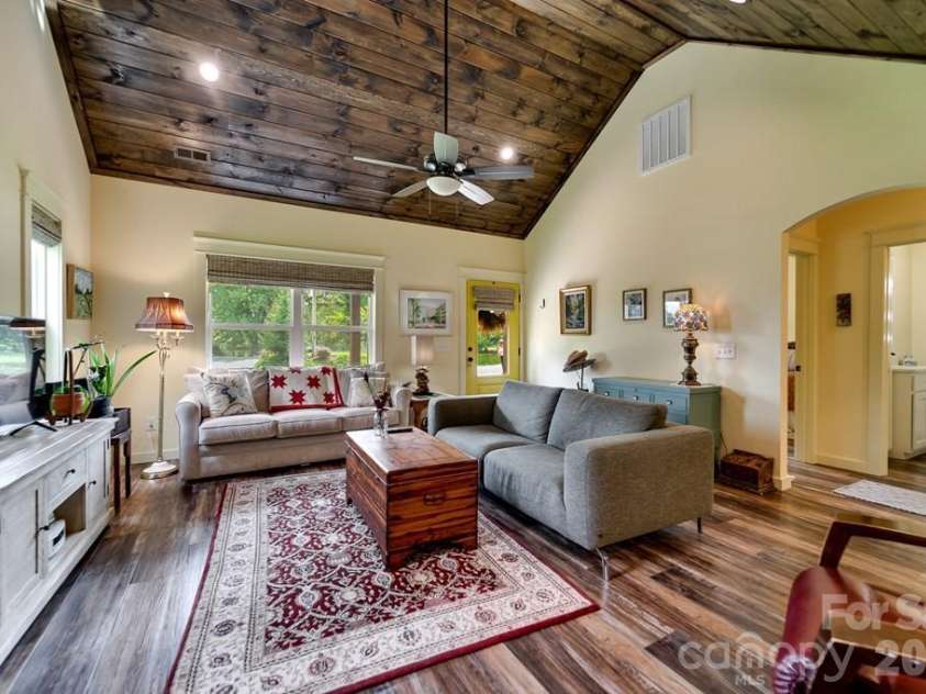 190 FORT HEMBREE Road, Hayesville, NC 28904.  MLS# CAR4425905, YatesRealty ID 51411. 