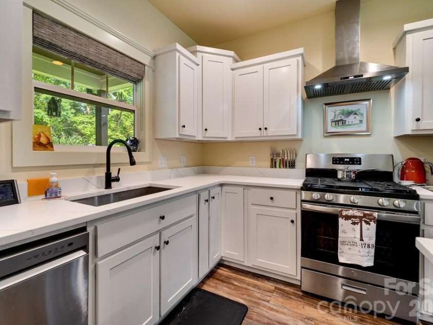 190 FORT HEMBREE Road, Hayesville, NC 28904.  MLS# CAR4425905, YatesRealty ID 51411. 