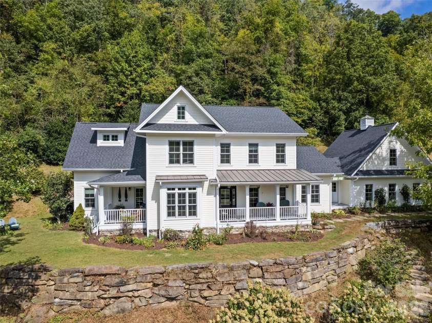 3827 Liner Creek Road, Clyde, NC 28721.  MLS# CAR4425350, YatesRealty ID 51412. 