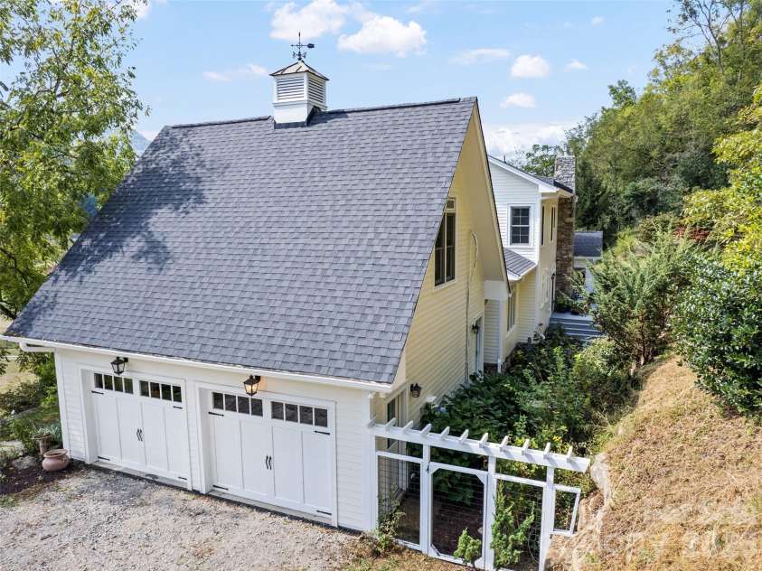 3827 Liner Creek Road, Clyde, NC 28721.  MLS# CAR4425350, YatesRealty ID 51412. 