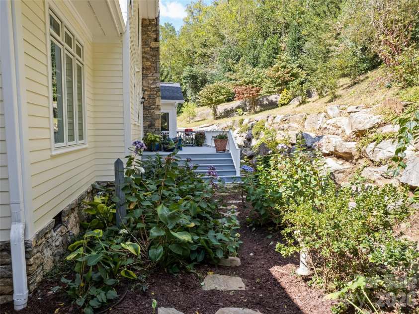 3827 Liner Creek Road, Clyde, NC 28721.  MLS# CAR4425350, YatesRealty ID 51412. 