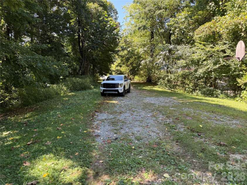 137 Nancy Mountain Road, Rosman, NC 28772.  MLS# CAR4425697, YatesRealty ID 51413. 