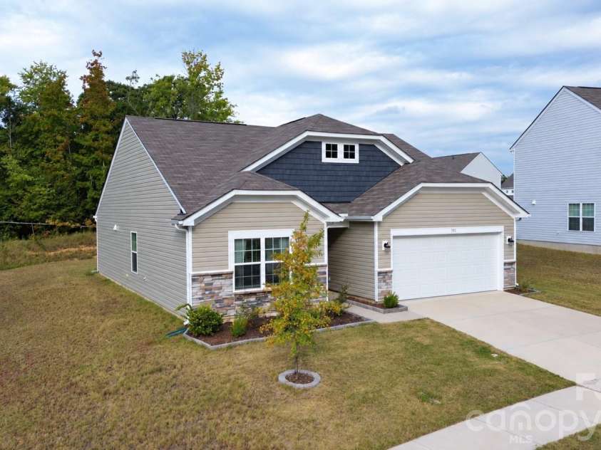 533 Millstone Drive, Edgemoor, SC 29712.  MLS# CAR4425272, YatesRealty ID 51414. 