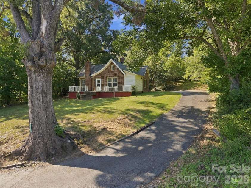 363 Corban Avenue, Concord, NC 28025.  MLS# CAR4424449, YatesRealty ID 51417. 
