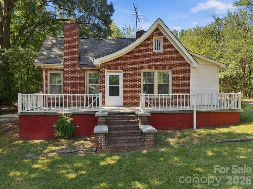 363 Corban Avenue, Concord, NC 28025.  MLS# CAR4424449, YatesRealty ID 51417. 