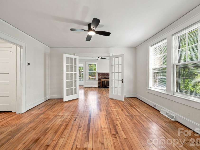 363 Corban Avenue, Concord, NC 28025.  MLS# CAR4424449, YatesRealty ID 51417. 