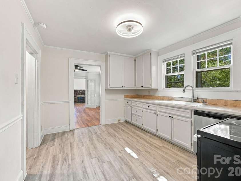 363 Corban Avenue, Concord, NC 28025.  MLS# CAR4424449, YatesRealty ID 51417. 