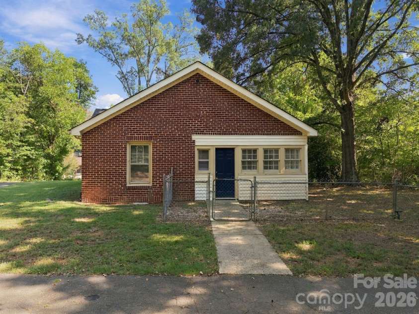 363 Corban Avenue, Concord, NC 28025.  MLS# CAR4424449, YatesRealty ID 51417. 