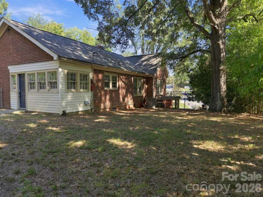 363 Corban Avenue, Concord, NC 28025.  MLS# CAR4424449, YatesRealty ID 51417. 