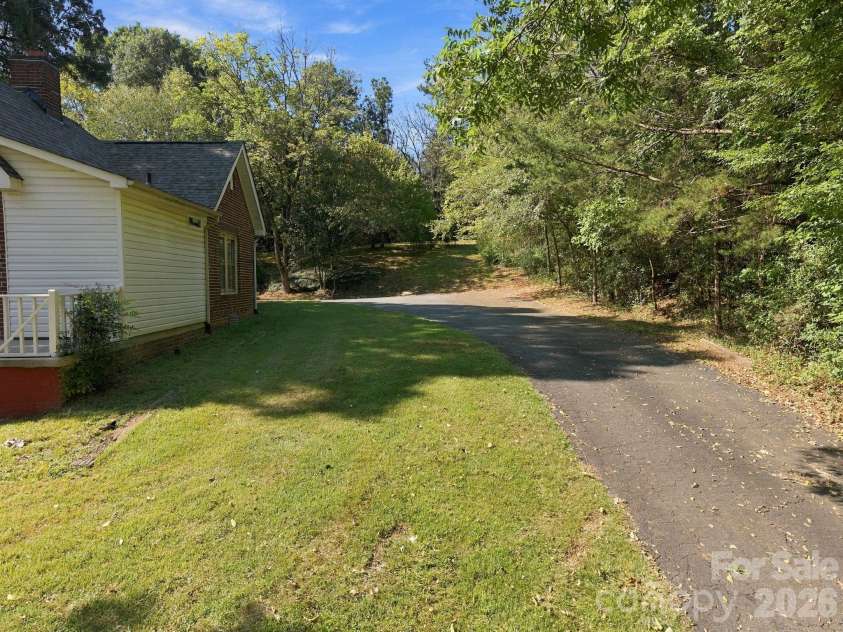 363 Corban Avenue, Concord, NC 28025.  MLS# CAR4424449, YatesRealty ID 51417. 
