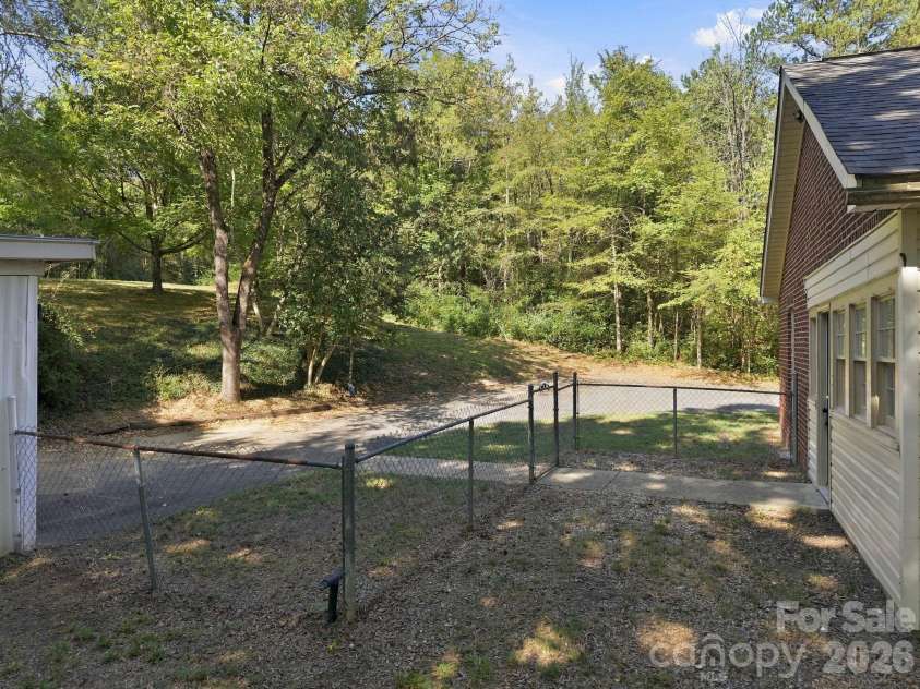 363 Corban Avenue, Concord, NC 28025.  MLS# CAR4424449, YatesRealty ID 51417. 
