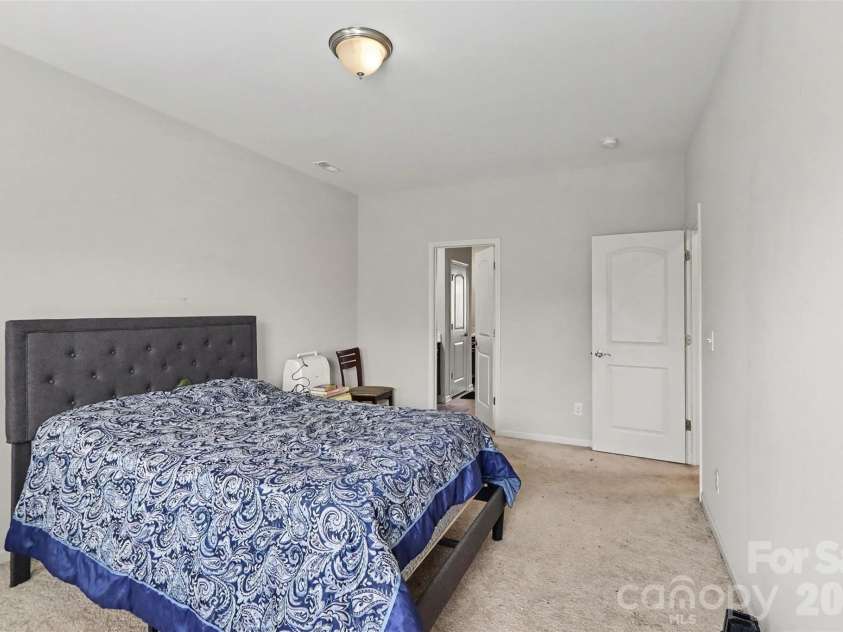 853 Double Oak Lane, Concord, NC 28025.  MLS# CAR4424563, YatesRealty ID 51421. 