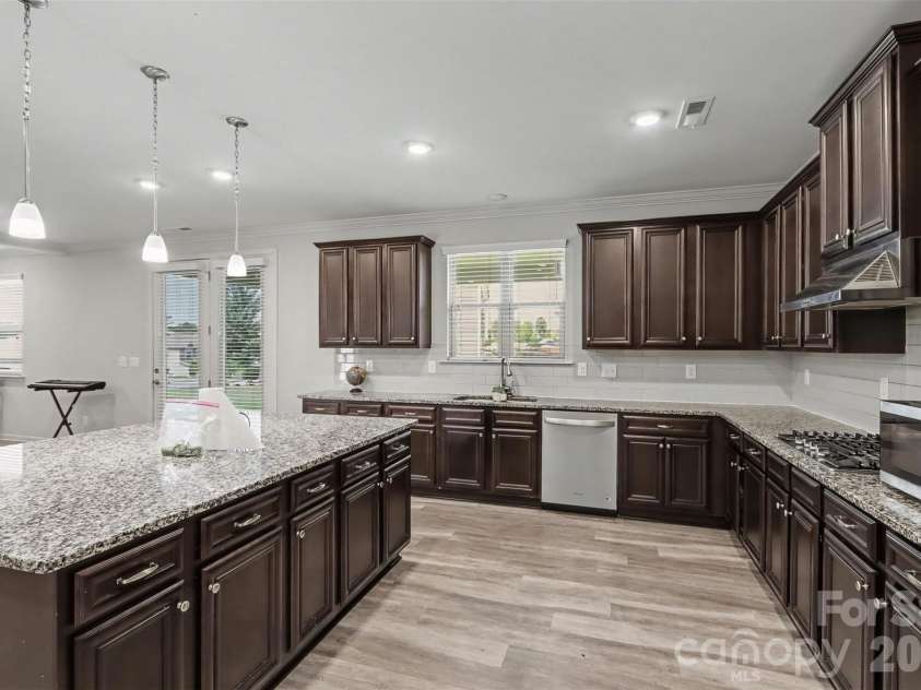 853 Double Oak Lane, Concord, NC 28025.  MLS# CAR4424563, YatesRealty ID 51421. 