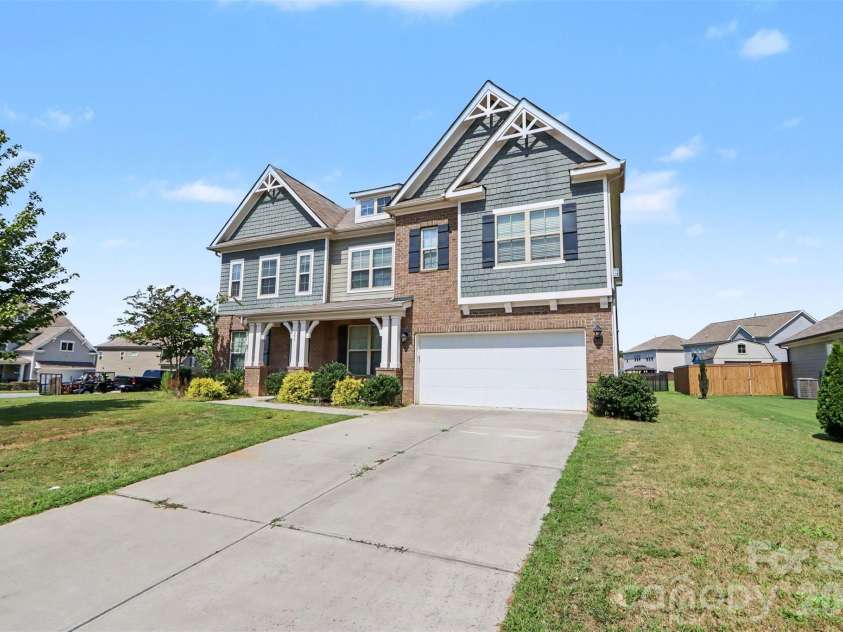 853 Double Oak Lane, Concord, NC 28025.  MLS# CAR4424563, YatesRealty ID 51421. 