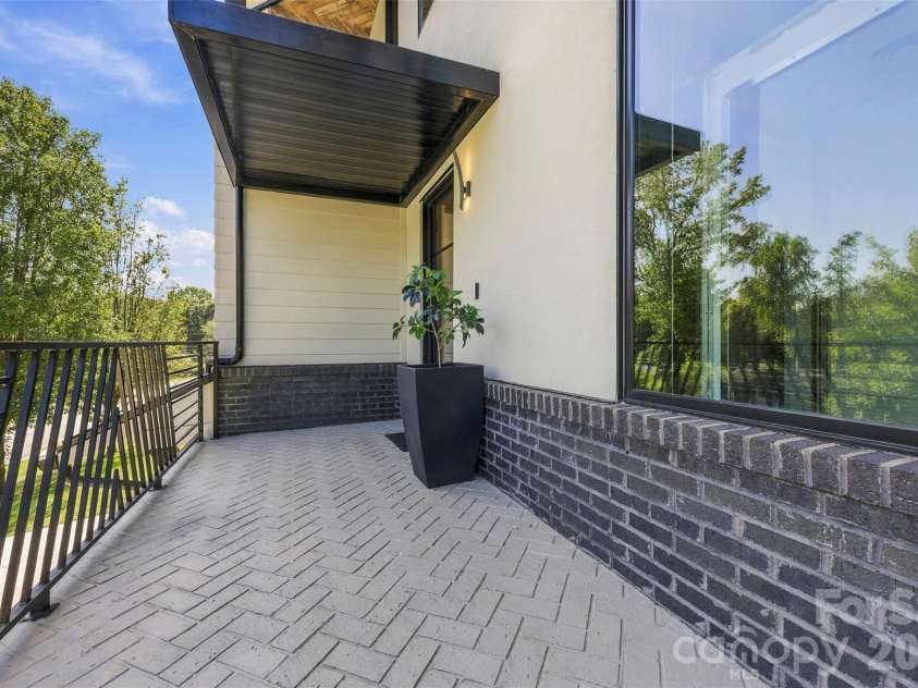 3416 Windsor Drive, Charlotte, NC 28209.  MLS# CAR4425601, YatesRealty ID 51422. 