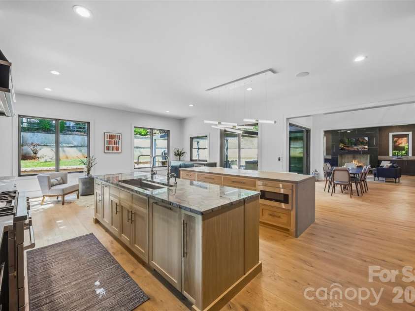 3416 Windsor Drive, Charlotte, NC 28209.  MLS# CAR4425601, YatesRealty ID 51422. 