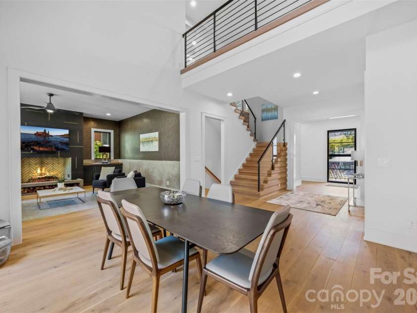 3416 Windsor Drive, Charlotte, NC 28209.  MLS# CAR4425601, YatesRealty ID 51422. 