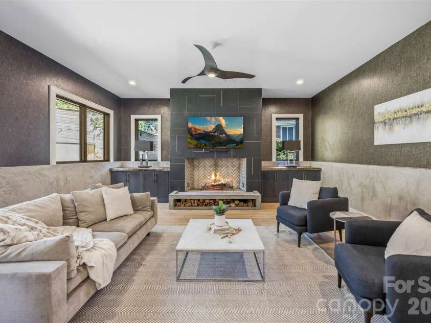 3416 Windsor Drive, Charlotte, NC 28209.  MLS# CAR4425601, YatesRealty ID 51422. 