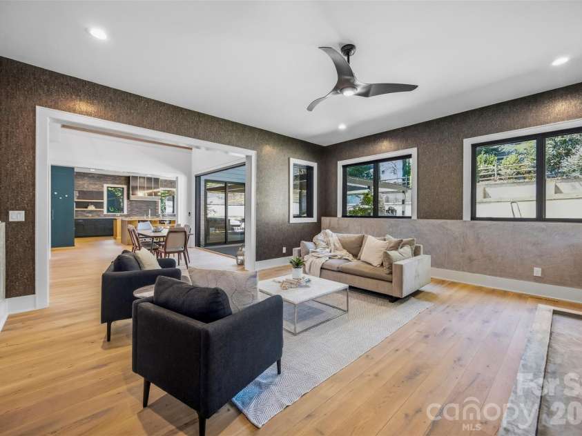 3416 Windsor Drive, Charlotte, NC 28209.  MLS# CAR4425601, YatesRealty ID 51422. 