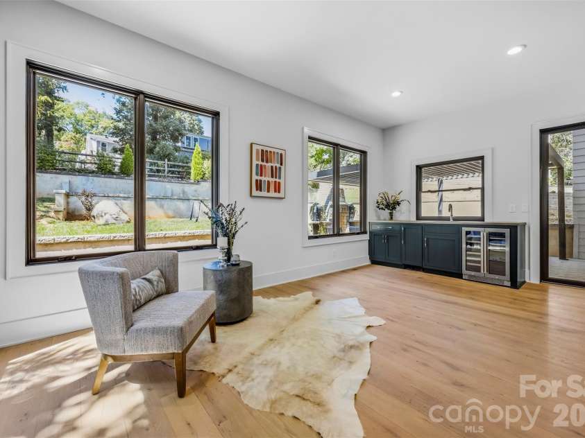 3416 Windsor Drive, Charlotte, NC 28209.  MLS# CAR4425601, YatesRealty ID 51422. 