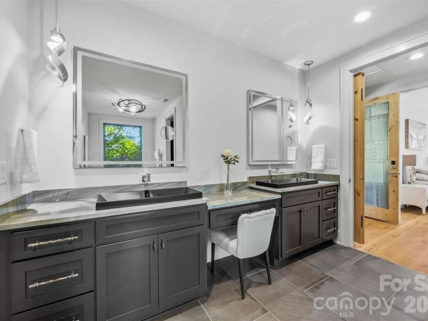 3416 Windsor Drive, Charlotte, NC 28209.  MLS# CAR4425601, YatesRealty ID 51422. 