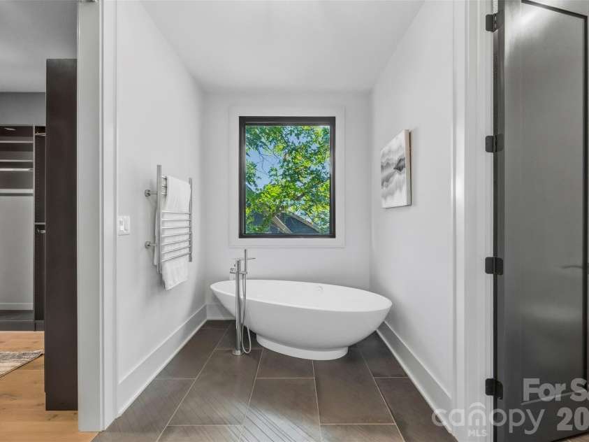 3416 Windsor Drive, Charlotte, NC 28209.  MLS# CAR4425601, YatesRealty ID 51422. 