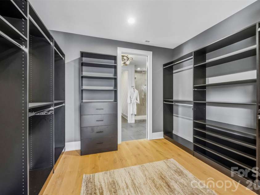 3416 Windsor Drive, Charlotte, NC 28209.  MLS# CAR4425601, YatesRealty ID 51422. 