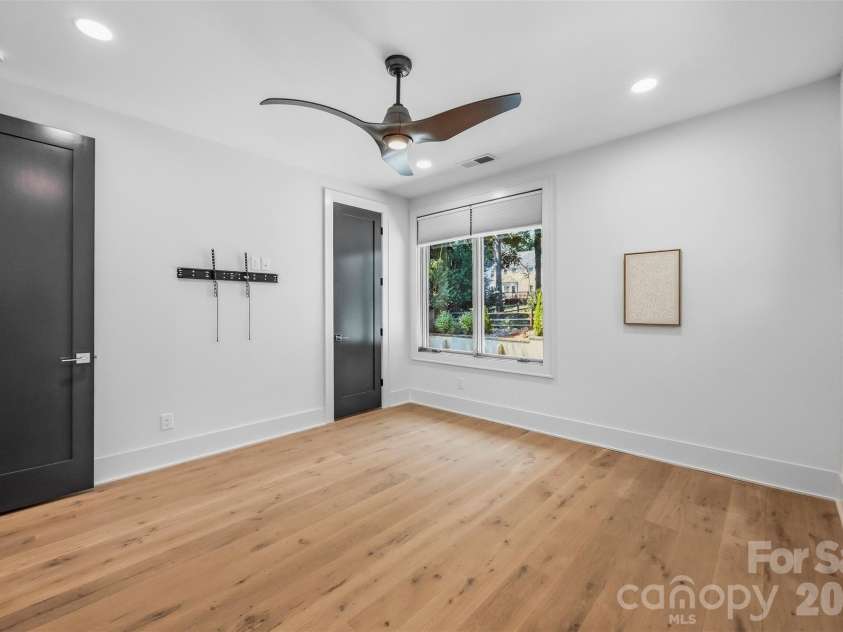 3416 Windsor Drive, Charlotte, NC 28209.  MLS# CAR4425601, YatesRealty ID 51422. 