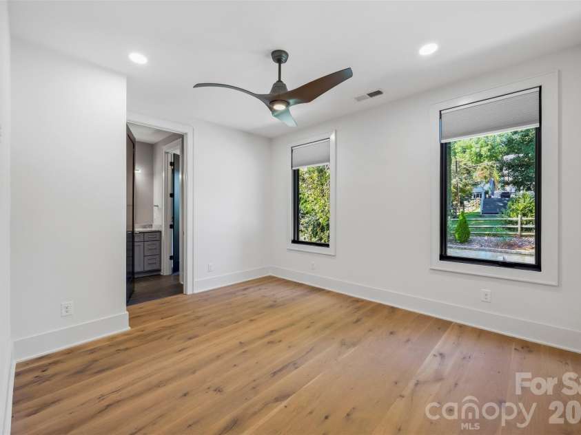 3416 Windsor Drive, Charlotte, NC 28209.  MLS# CAR4425601, YatesRealty ID 51422. 