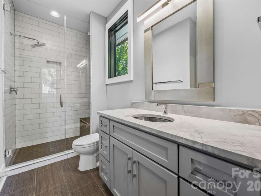 3416 Windsor Drive, Charlotte, NC 28209.  MLS# CAR4425601, YatesRealty ID 51422. 
