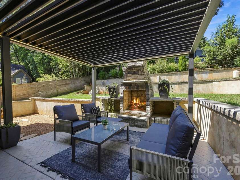 3416 Windsor Drive, Charlotte, NC 28209.  MLS# CAR4425601, YatesRealty ID 51422. 
