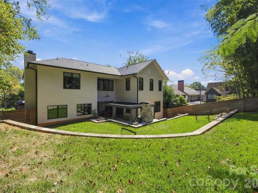 3416 Windsor Drive, Charlotte, NC 28209.  MLS# CAR4425601, YatesRealty ID 51422. 
