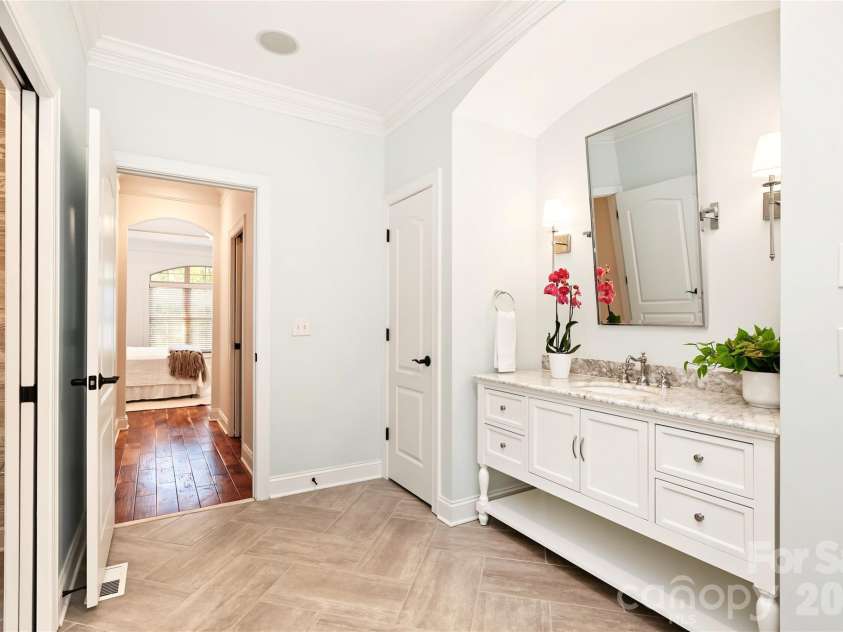 4934 Spalding Place, Charlotte, NC 28226.  MLS# CAR4423494, YatesRealty ID 51423. 