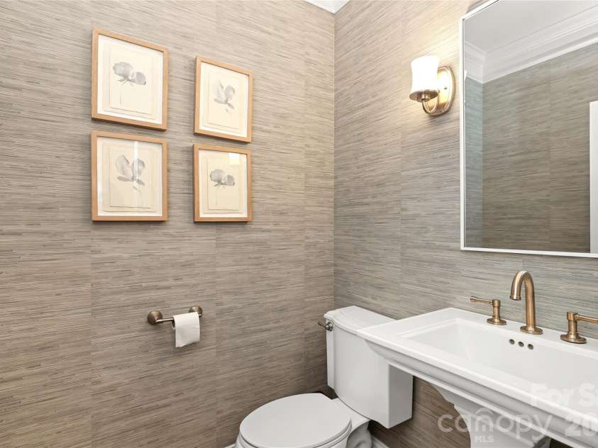 4934 Spalding Place, Charlotte, NC 28226.  MLS# CAR4423494, YatesRealty ID 51423. Half bath on the main floor
