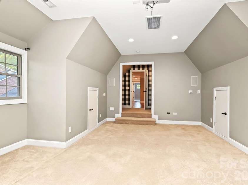 4934 Spalding Place, Charlotte, NC 28226.  MLS# CAR4423494, YatesRealty ID 51423. Large bed/bonus