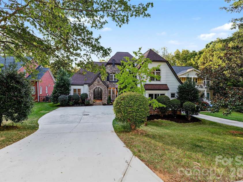 4934 Spalding Place, Charlotte, NC 28226.  MLS# CAR4423494, YatesRealty ID 51423. Welcome Home!