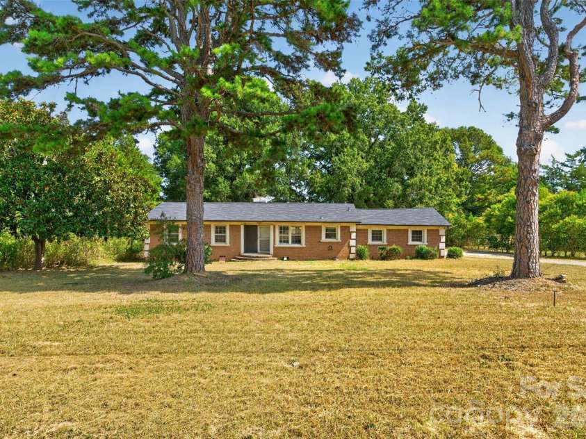 4522 Pleasant Grove Road, Waxhaw, NC 28173.  MLS# CAR4424360, YatesRealty ID 51424. 